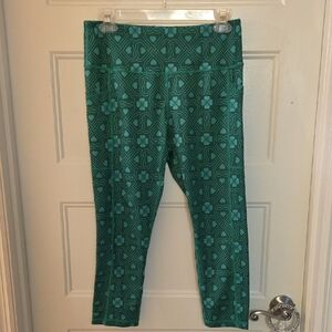 CVG ~ Celtic Knots Medium Capri